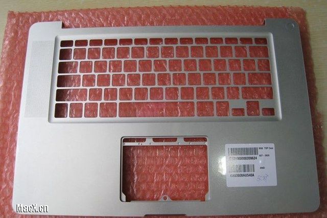 New MacBook Pro The Pro model also has an aluminium finish.